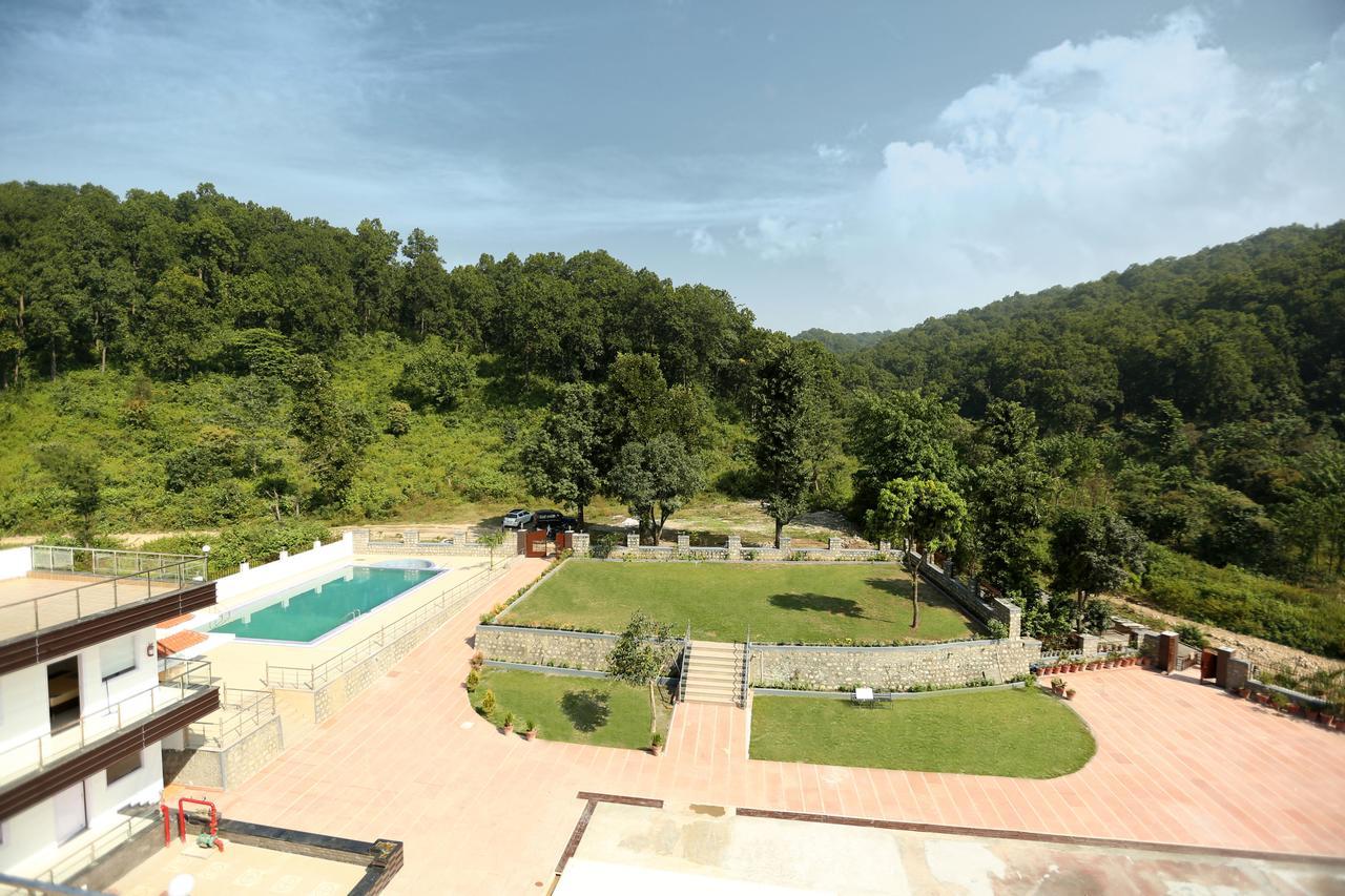 Nauka Hills Resort Clement Town エクステリア 写真